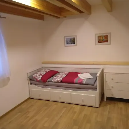 Na Výsluní Apartamento